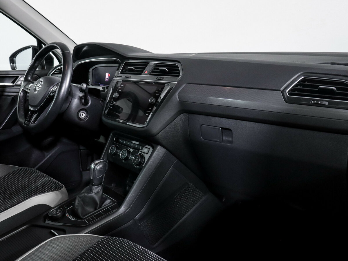 Volkswagen Tiguan б/у, 2020, Роботизированная. Фото: #6