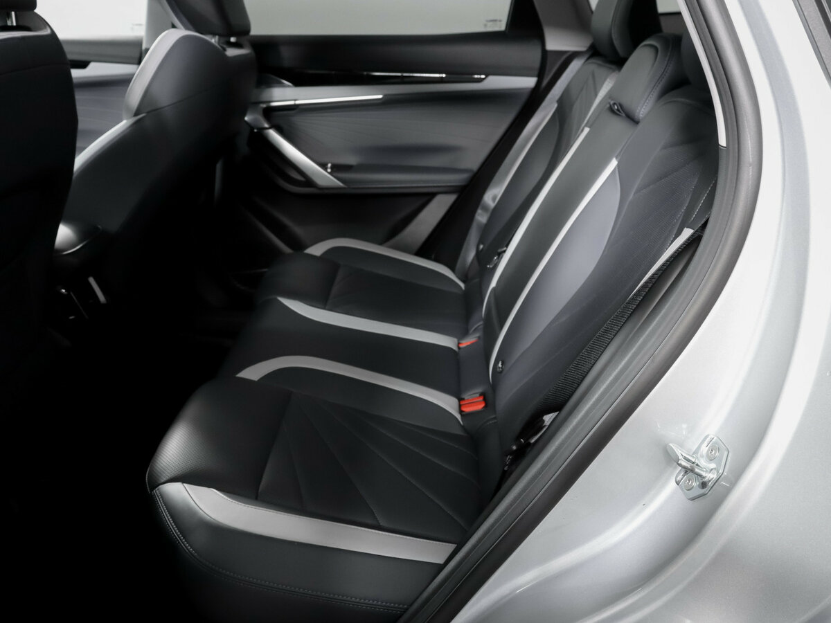 Geely Atlas б/у, 2023, Роботизированная. Фото: #9