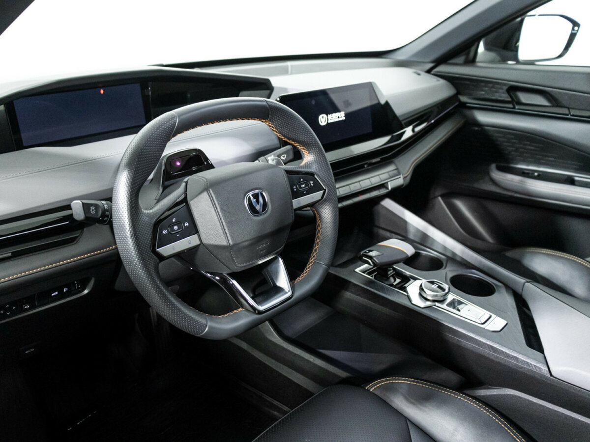 Changan UNI-V б/у, 2023, Роботизированная. Фото: #10