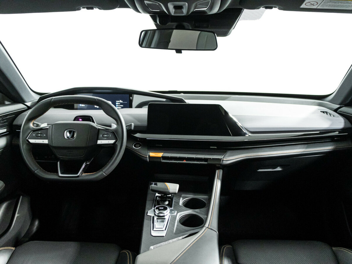 Changan UNI-V б/у, 2023, Роботизированная. Фото: #12