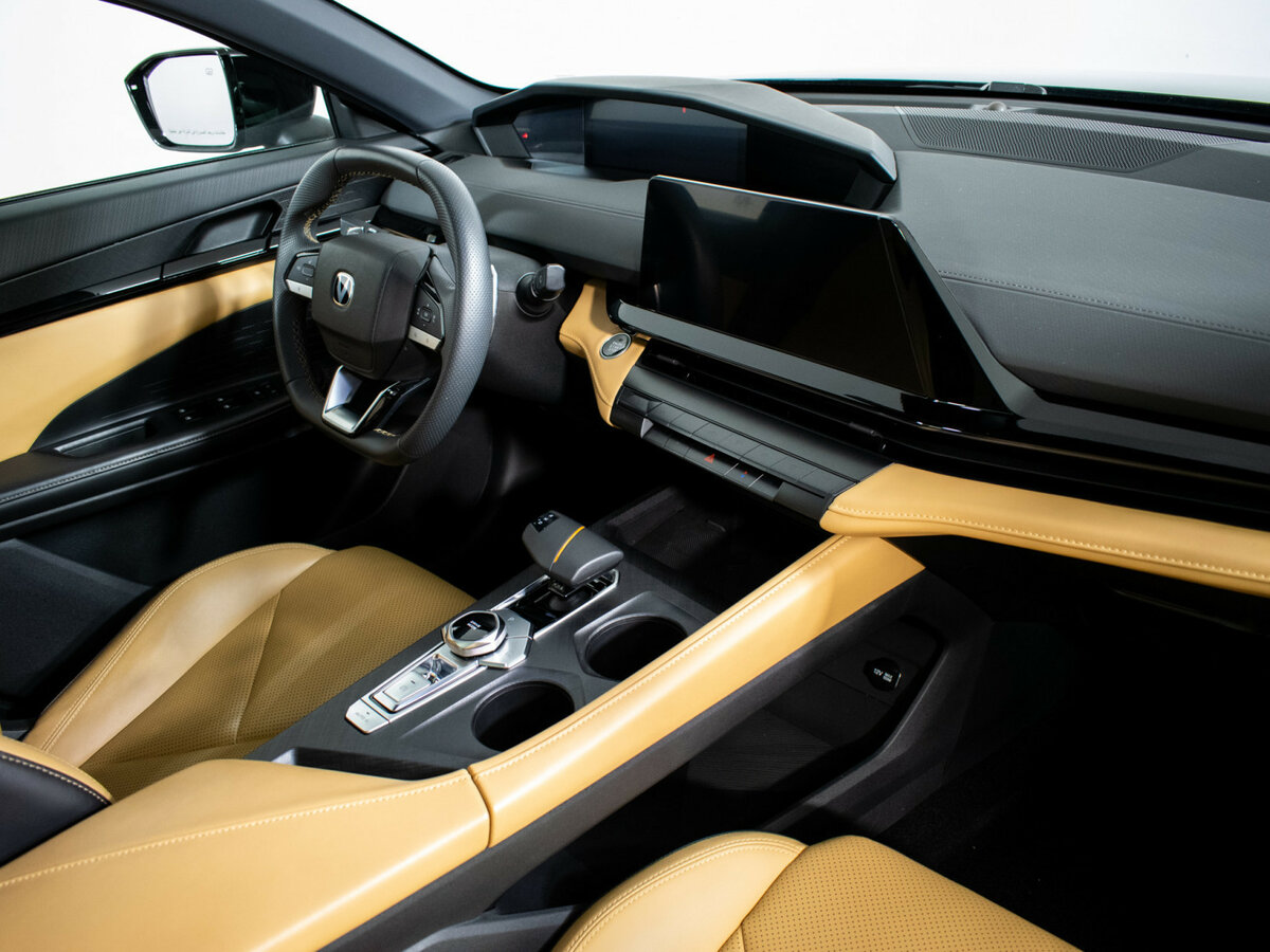 Changan UNI-V б/у, 2022, Роботизированная. Фото: #7