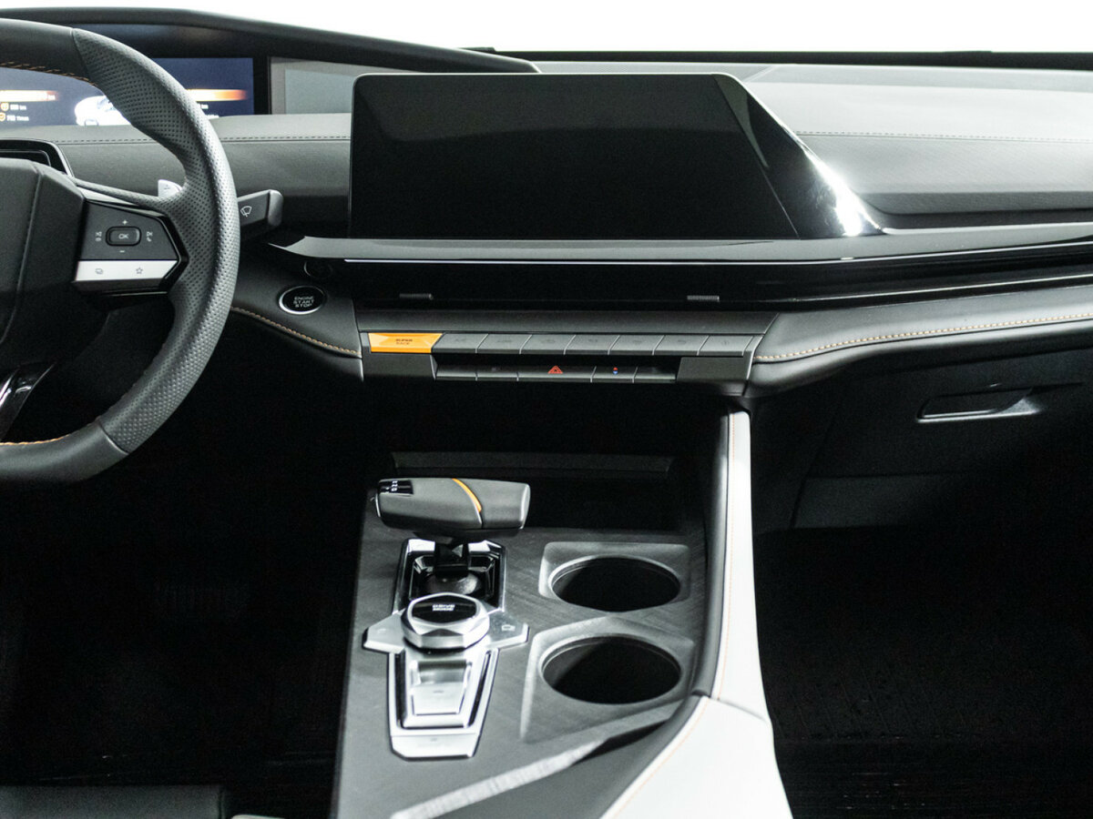 Changan UNI-V б/у, 2023, Роботизированная. Фото: #13