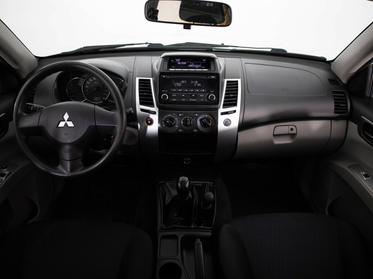 Mitsubishi Pajero Sport б/у, 2014, Механическая. Фото: #9