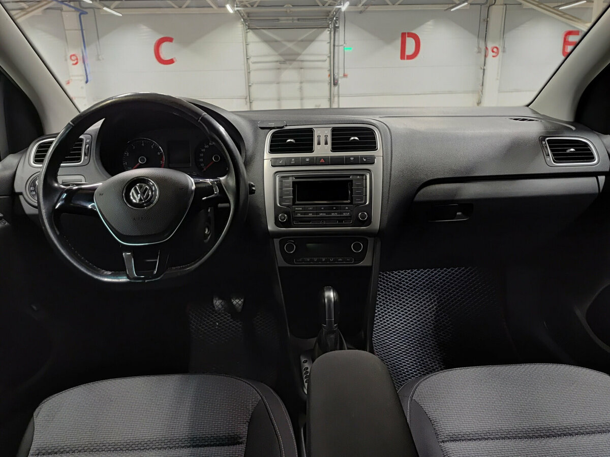 Volkswagen Polo б/у, 2016, Роботизированная. Фото: #12