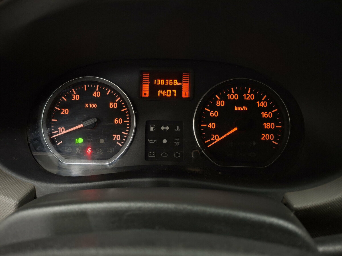 Renault Sandero б/у, 2014, Механическая. Фото: #12