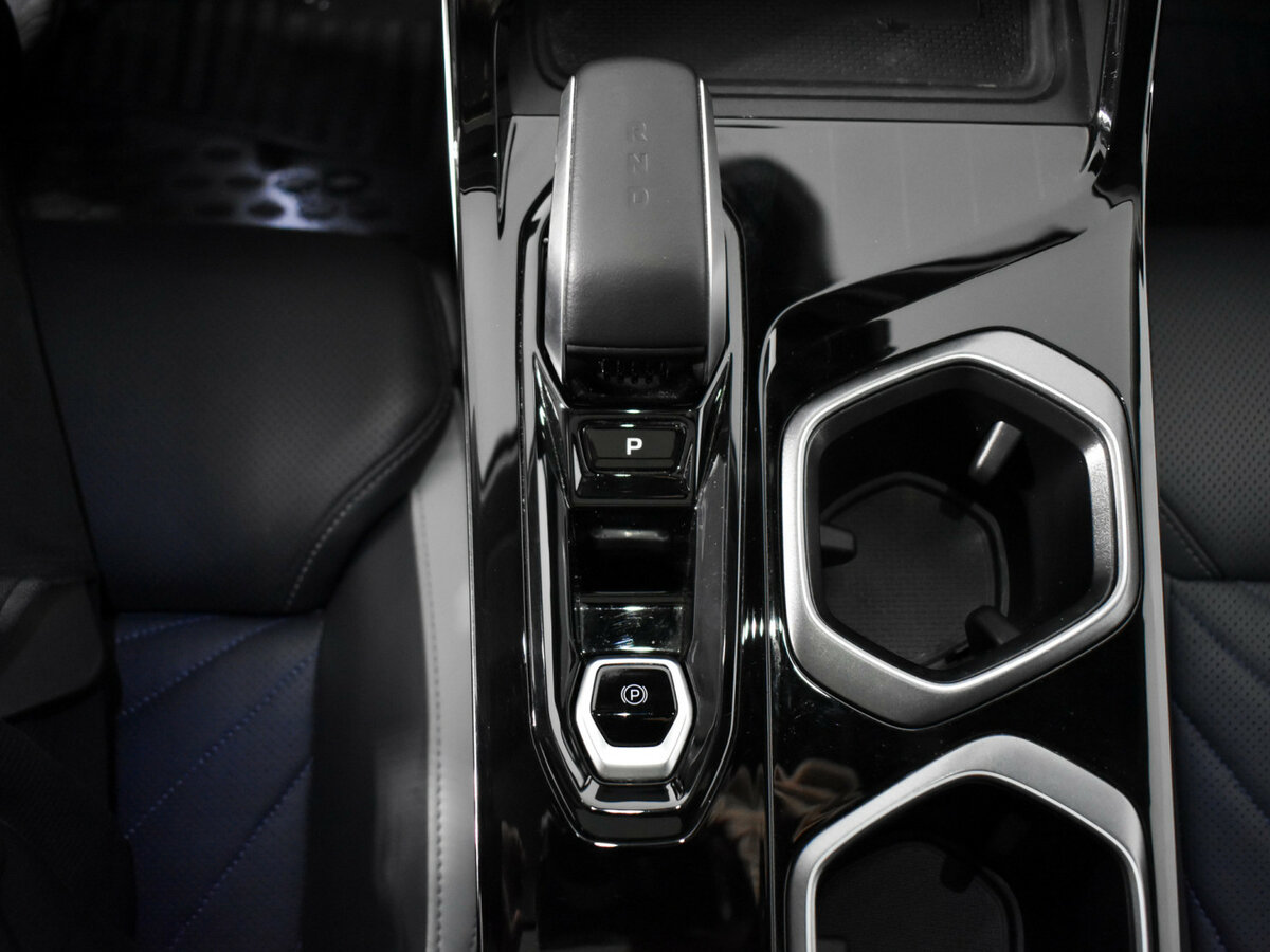 Geely Atlas б/у, 2024, Автоматическая. Фото: #8