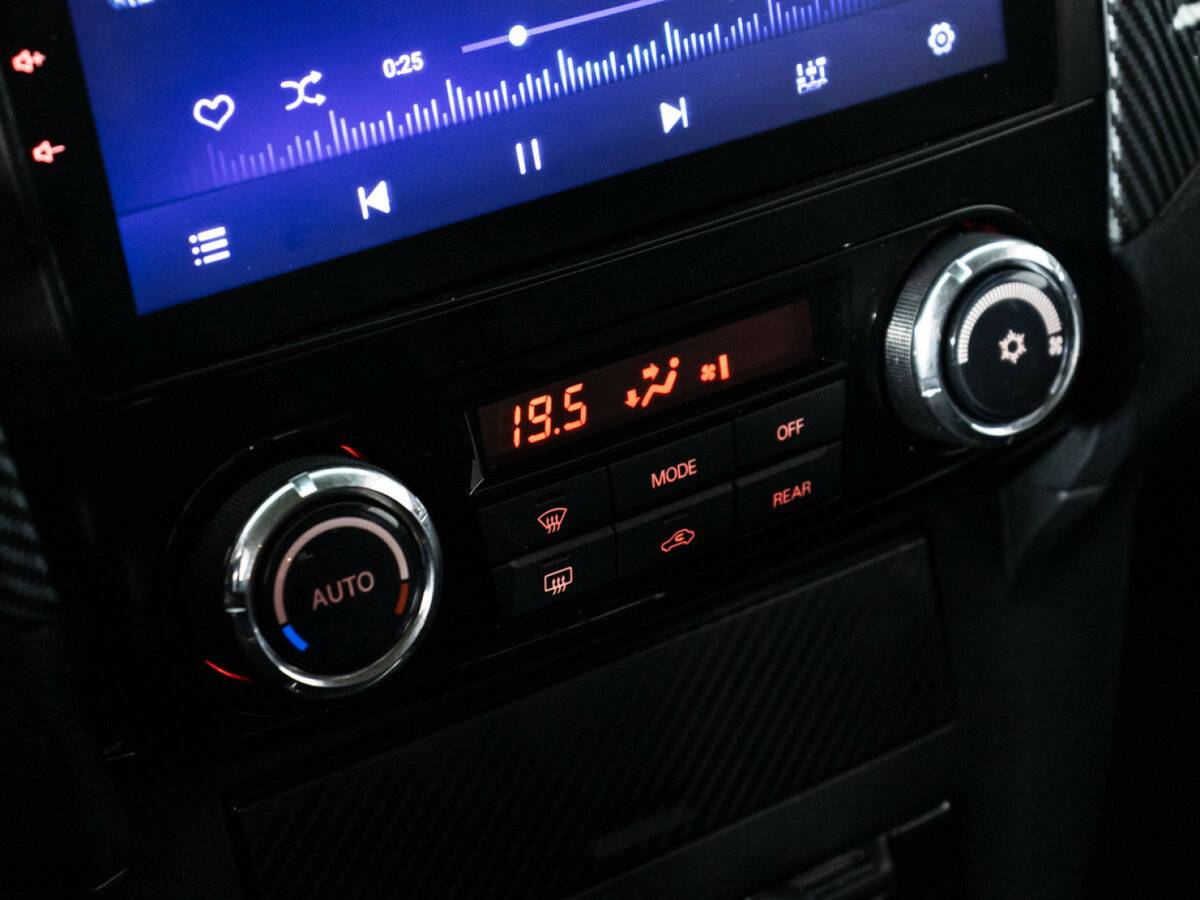 Mitsubishi Pajero б/у, 2015, Автоматическая. Фото: #15