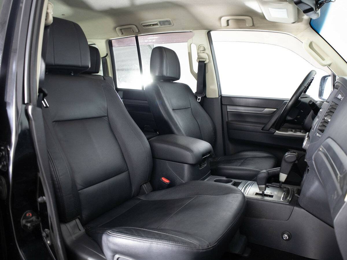 Mitsubishi Pajero б/у, 2013, Автоматическая. Фото: #9