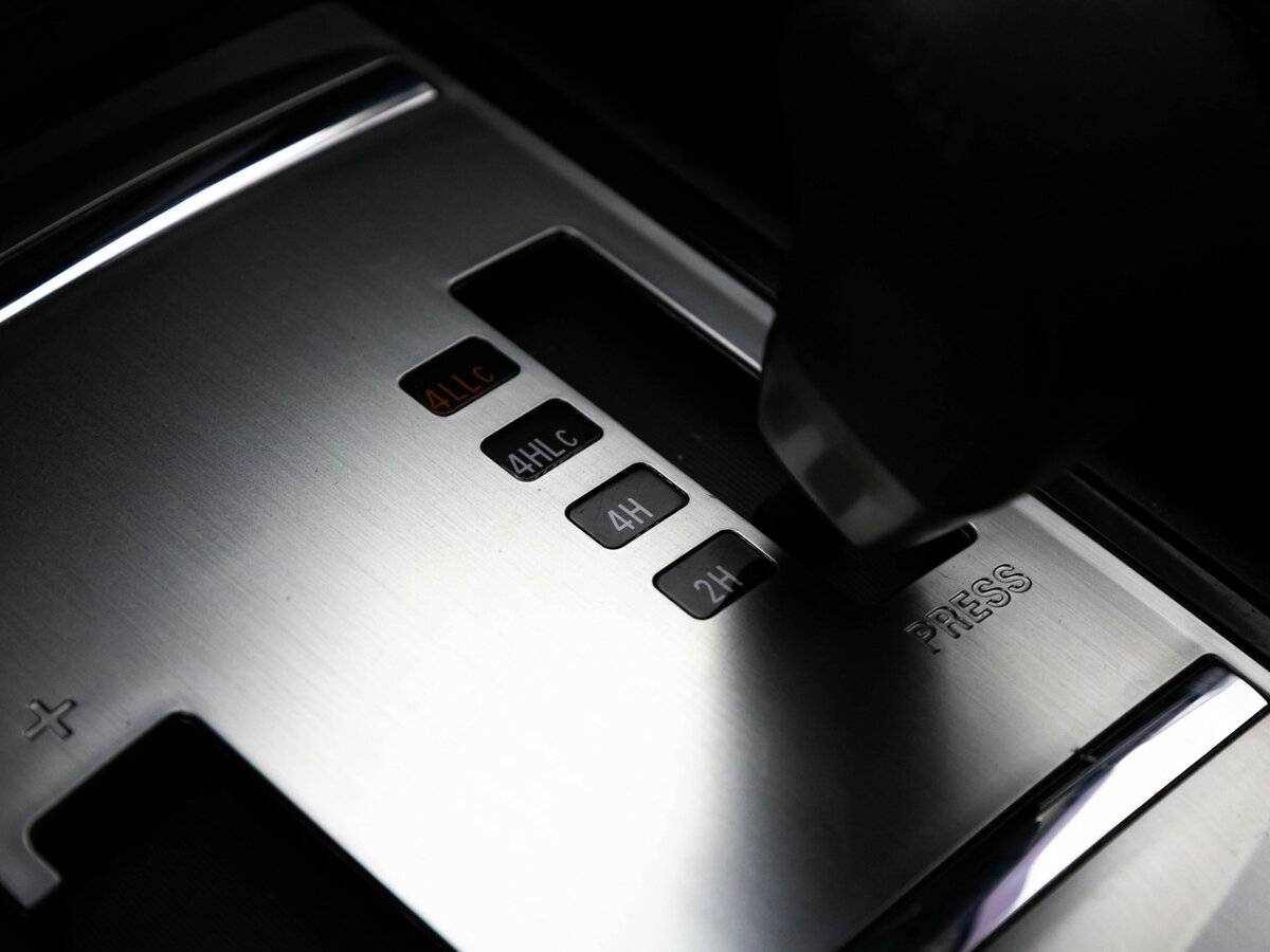 Mitsubishi Pajero б/у, 2017, Автоматическая. Фото: #16