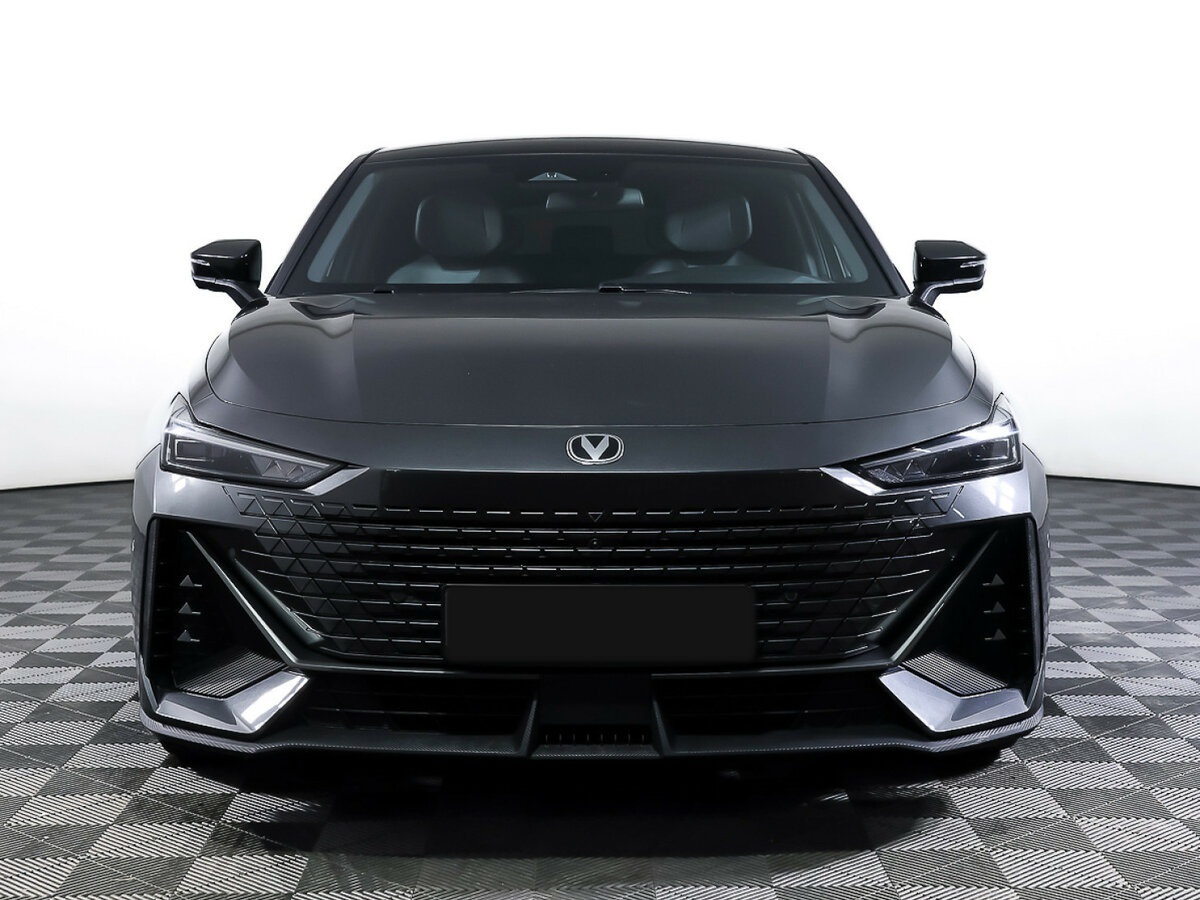 Changan UNI-V б/у, 2023, Роботизированная. Фото: #1