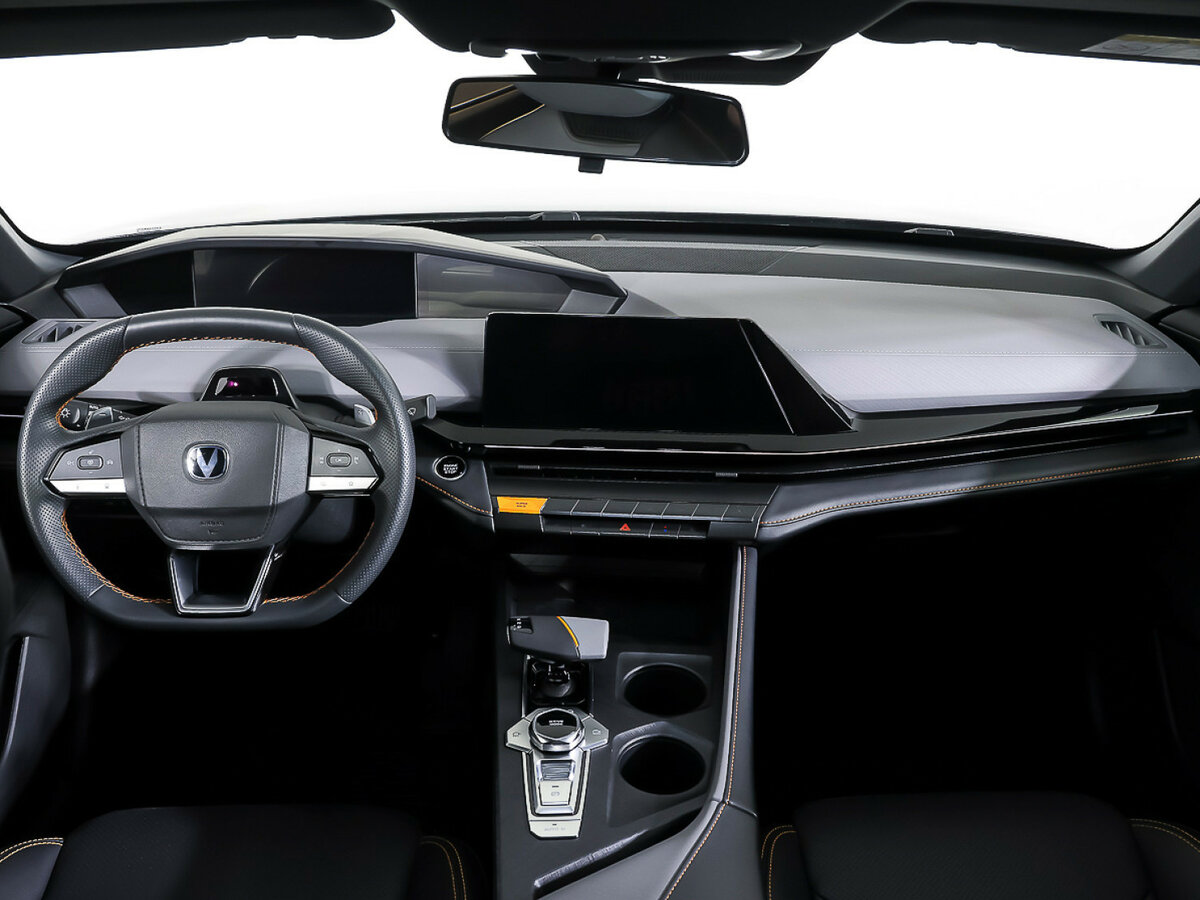 Changan UNI-V б/у, 2023, Роботизированная. Фото: #12