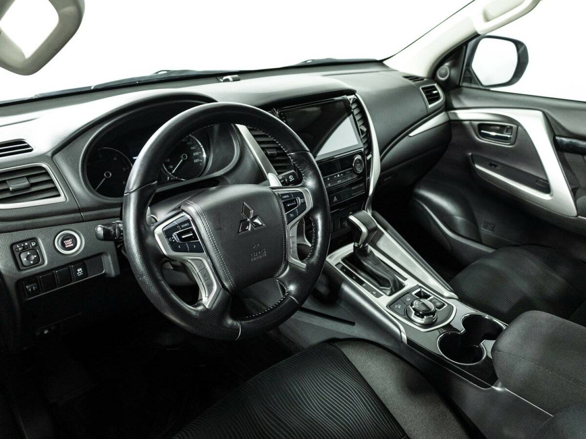 Mitsubishi Pajero Sport б/у, 2018, Автоматическая. Фото: #8