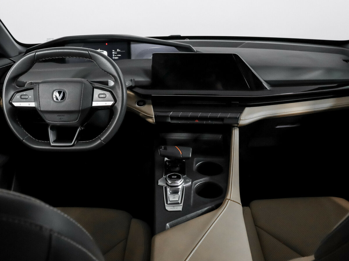 Changan UNI-V б/у, 2022, Роботизированная. Фото: #11