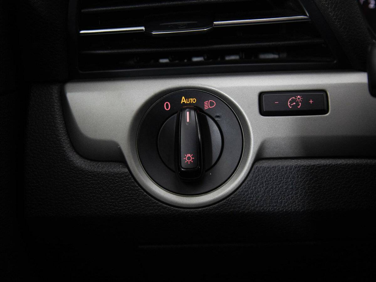 Volkswagen Passat б/у, 2020, Роботизированная. Фото: #13