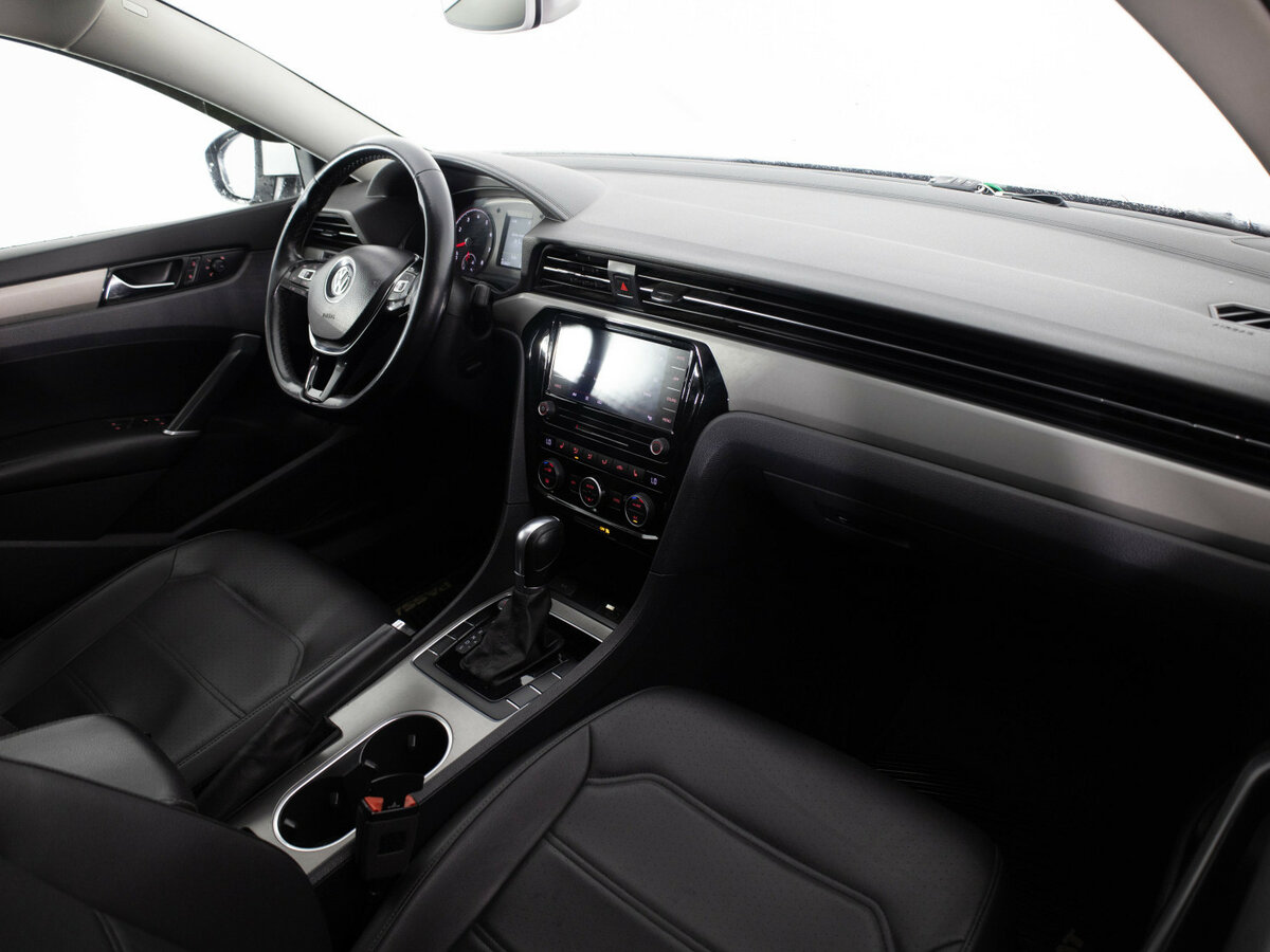 Volkswagen Passat б/у, 2020, Роботизированная. Фото: #15