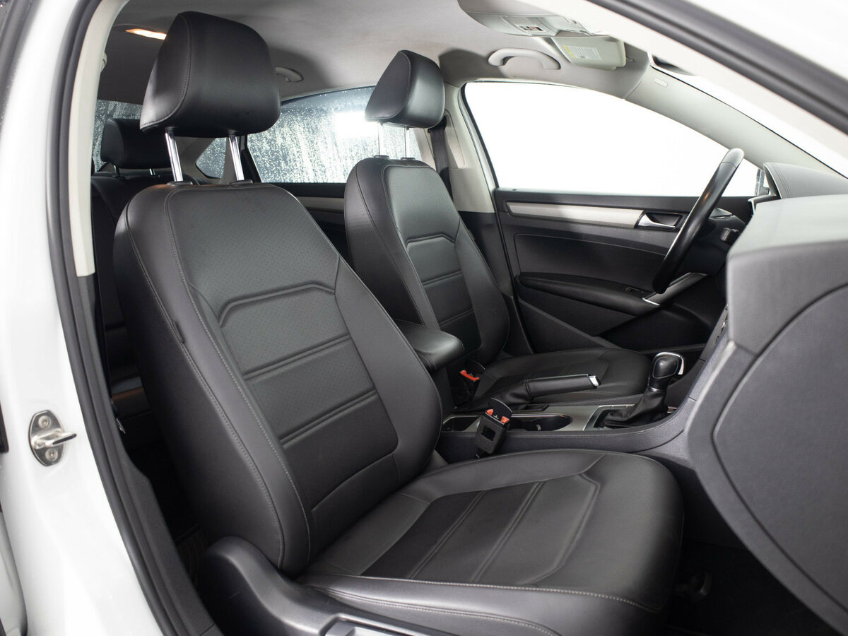 Volkswagen Passat б/у, 2020, Роботизированная. Фото: #16