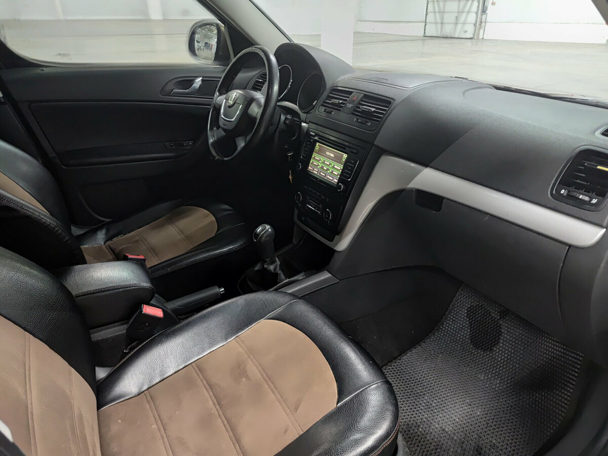 Skoda Yeti б/у, 2012, Механическая. Фото: #10