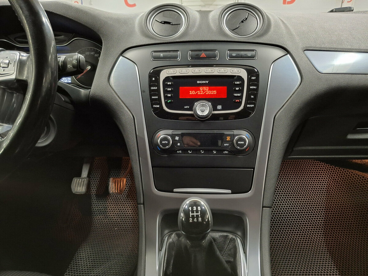 Ford Mondeo б/у, 2013, Механическая. Фото: #12