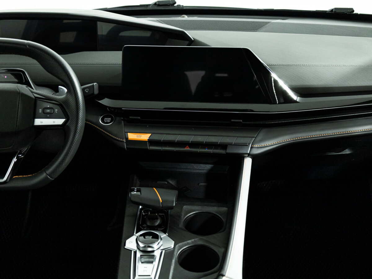 Changan UNI-V б/у, 2024, Роботизированная. Фото: #13