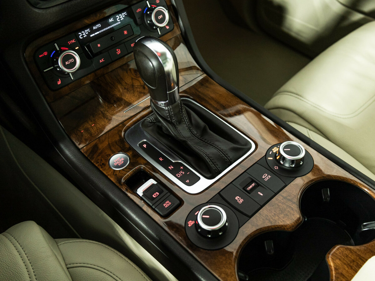 Volkswagen Touareg б/у, 2013, Автоматическая. Фото: #18