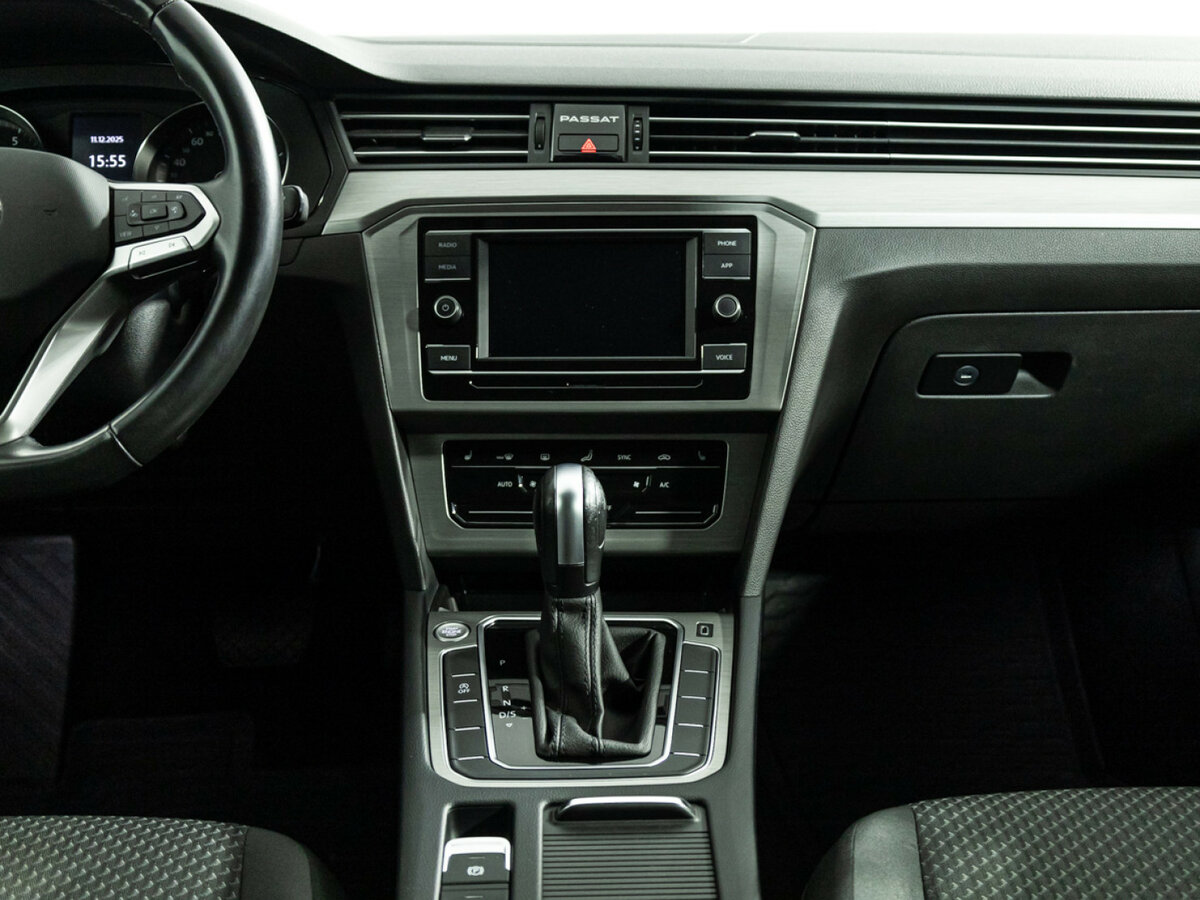 Volkswagen Passat б/у, 2021, Роботизированная. Фото: #13