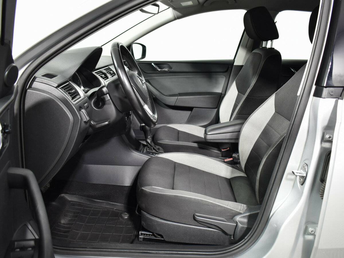 Skoda Rapid б/у, 2017, Роботизированная. Фото: #9