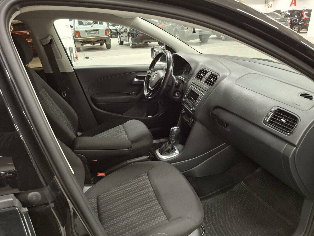 Volkswagen Polo б/у, 2017, Автоматическая. Фото: #10