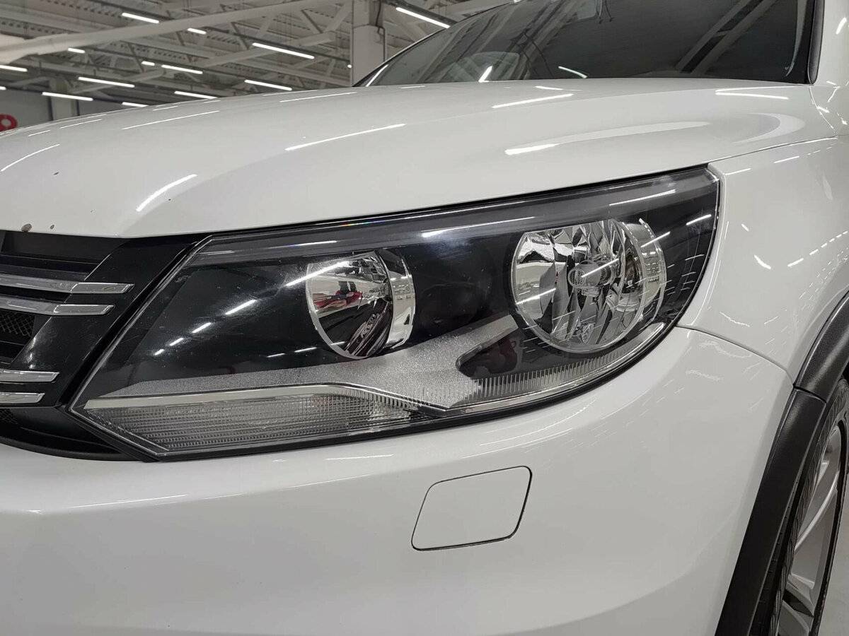 Volkswagen Tiguan б/у, 2016, Автоматическая. Фото: #16