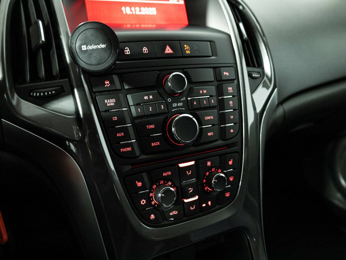 Опель Астра б/у, 2013, Автоматическая. Фото: #2