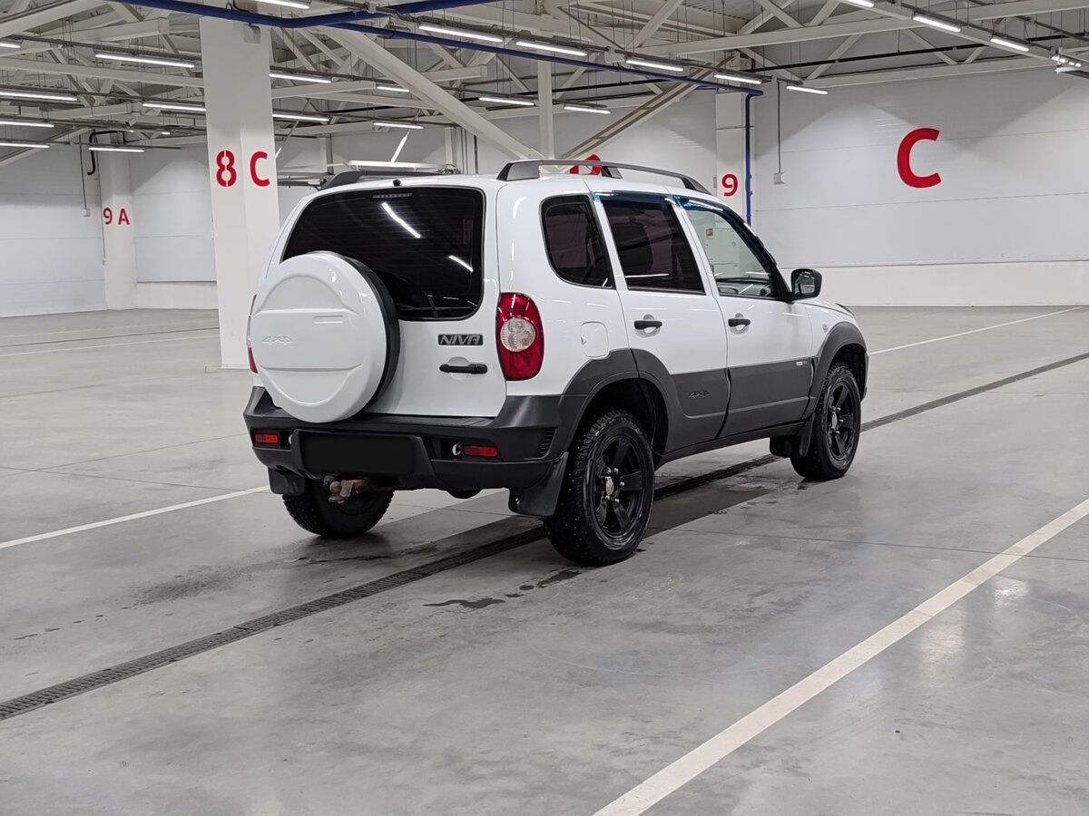 Chevrolet Niva б/у, 2017, Механическая. Фото: #4