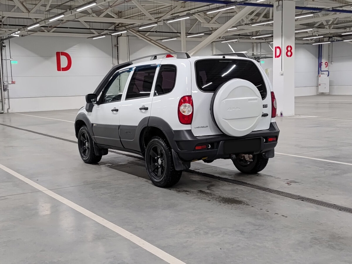 Chevrolet Niva б/у, 2017, Механическая. Фото: #6