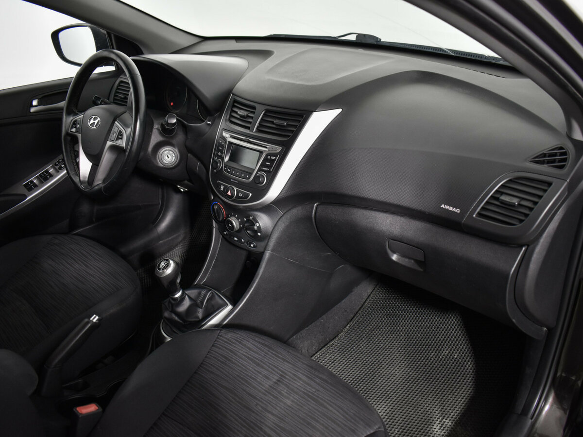 Hyundai Solaris б/у, 2016, Механическая. Фото: #11