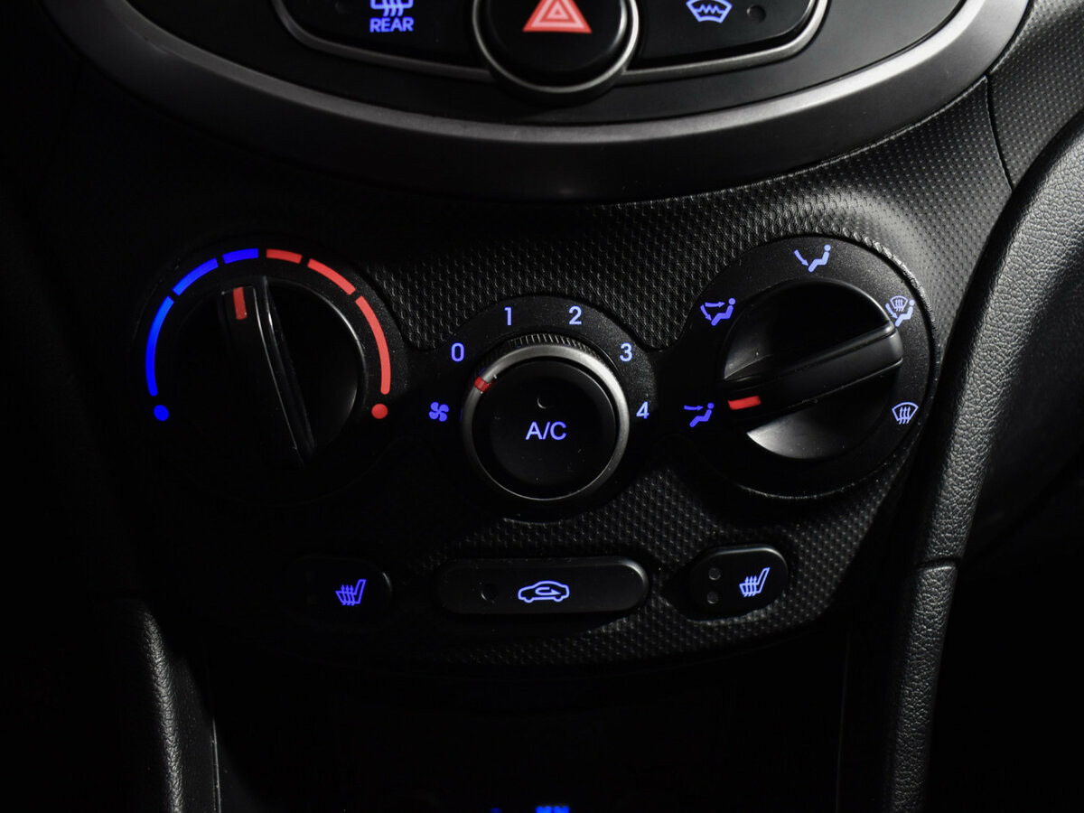 Hyundai Solaris б/у, 2016, Механическая. Фото: #13