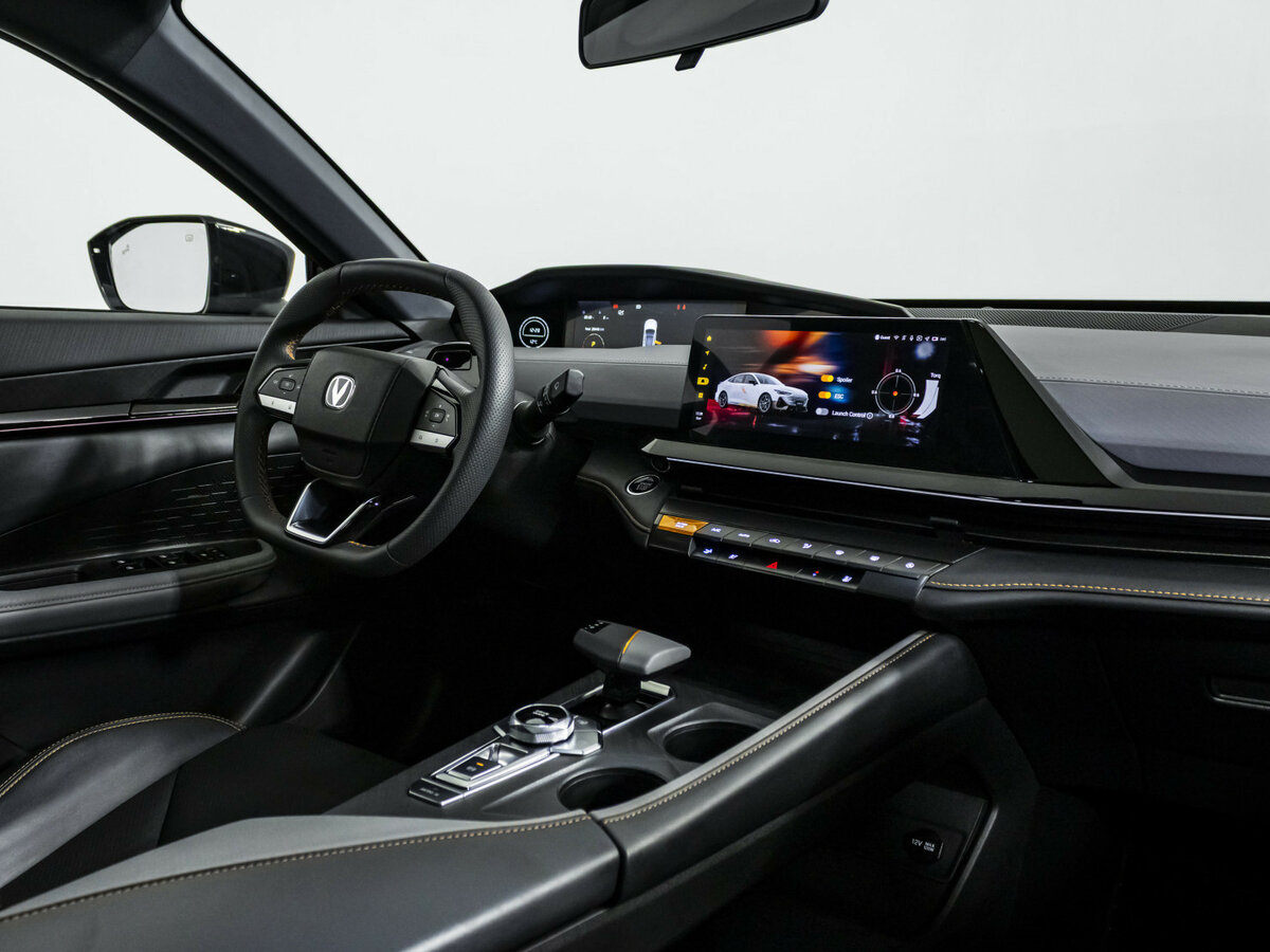 Changan UNI-V б/у, 2023, Роботизированная. Фото: #7