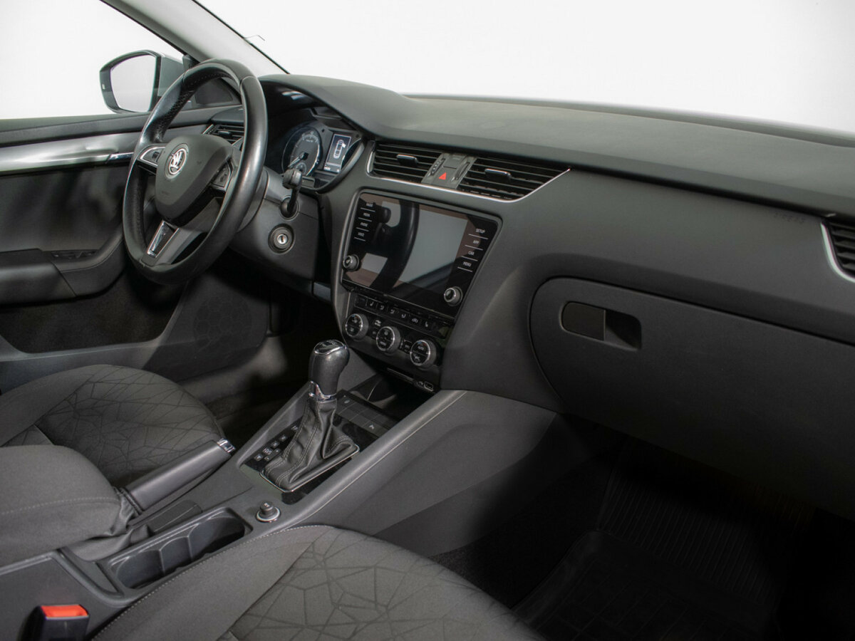 Skoda Octavia б/у, 2018, Роботизированная. Фото: #8