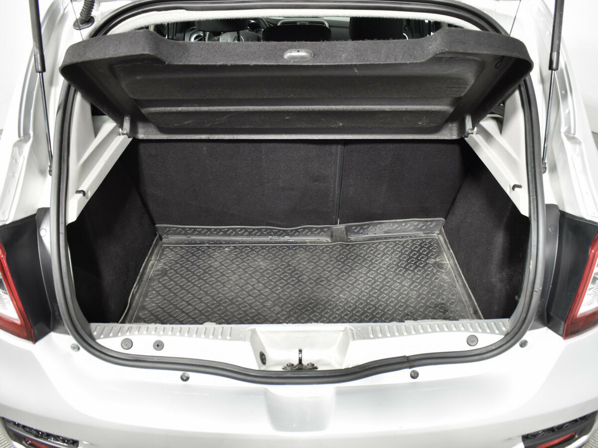 Renault Sandero б/у, 2016, Механическая. Фото: #17