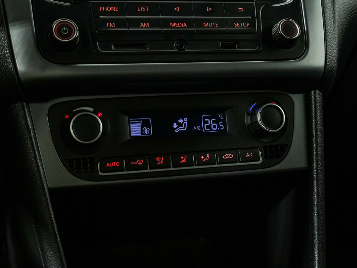 Volkswagen Polo б/у, 2016, Механическая. Фото: #13