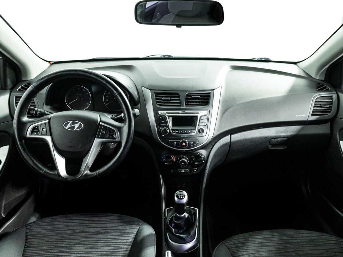 Hyundai Solaris б/у, 2015, Механическая. Фото: #11