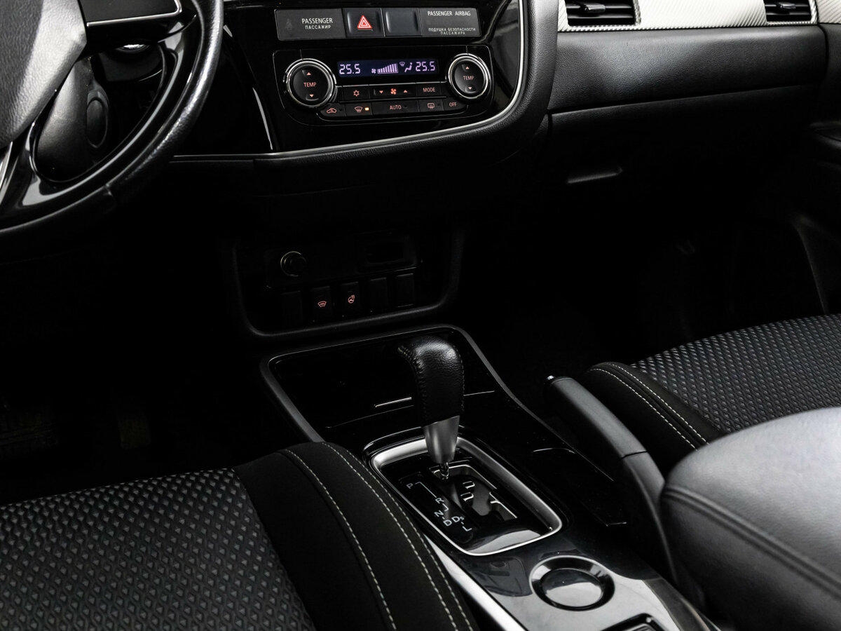 Mitsubishi Outlander б/у, 2018, Вариатор. Фото: #9