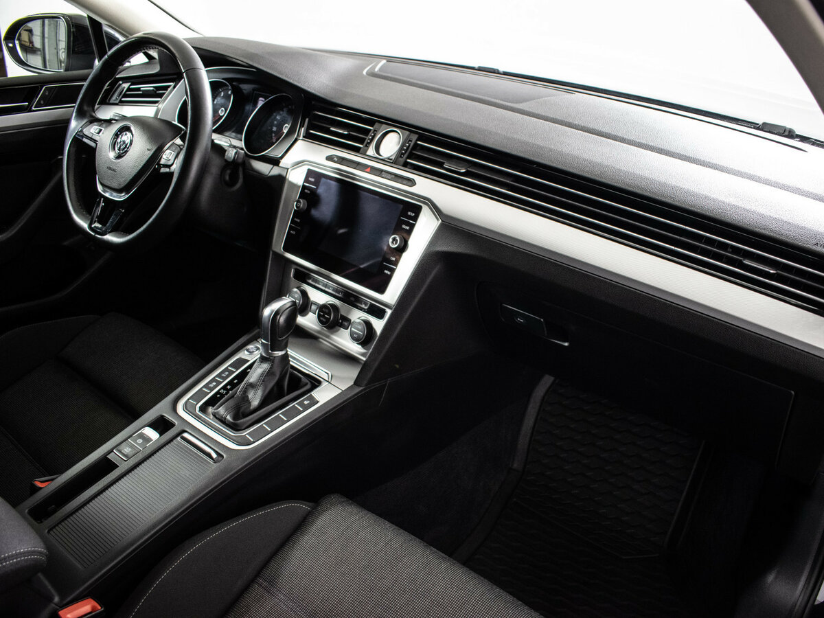 Volkswagen Passat б/у, 2017, Роботизированная. Фото: #9