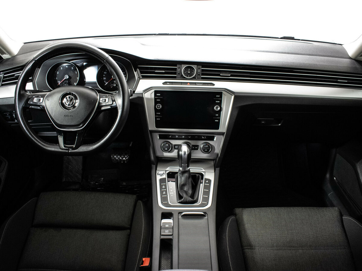Volkswagen Passat б/у, 2017, Роботизированная. Фото: #12