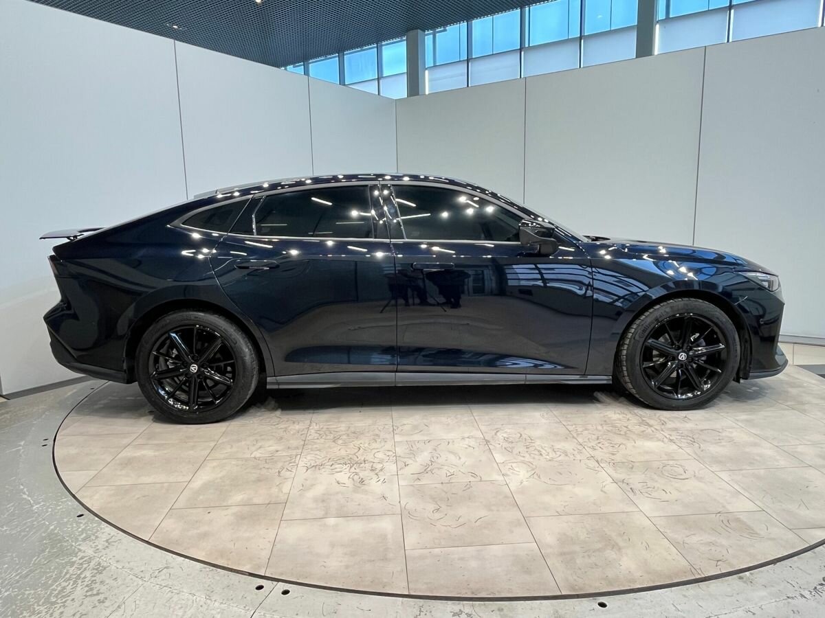 Changan UNI-V б/у, 2024, Роботизированная. Фото: #1