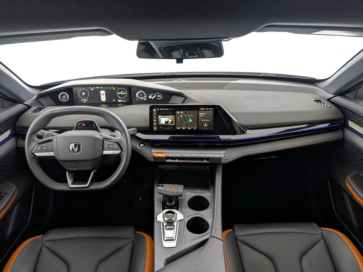 Changan UNI-V б/у, 2023, Роботизированная. Фото: #13