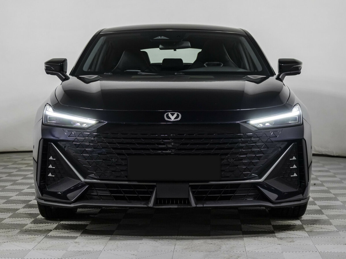 Changan UNI-V б/у, 2024, Роботизированная. Фото: #1