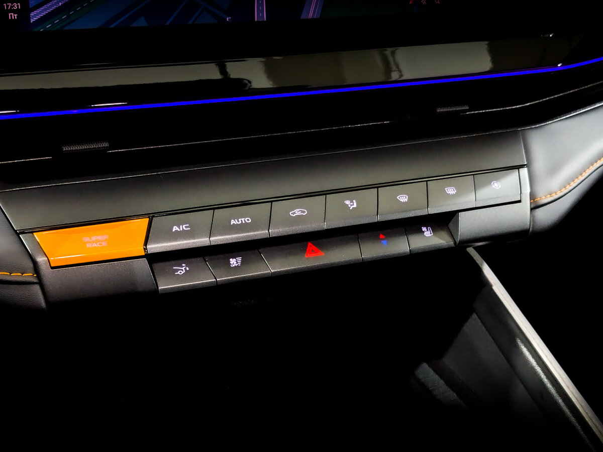 Changan UNI-V б/у, 2023, Роботизированная. Фото: #27