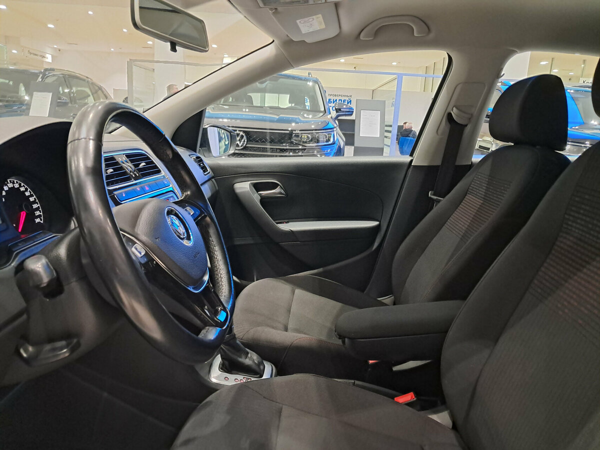 Volkswagen Polo б/у, 2017, Автоматическая. Фото: #15