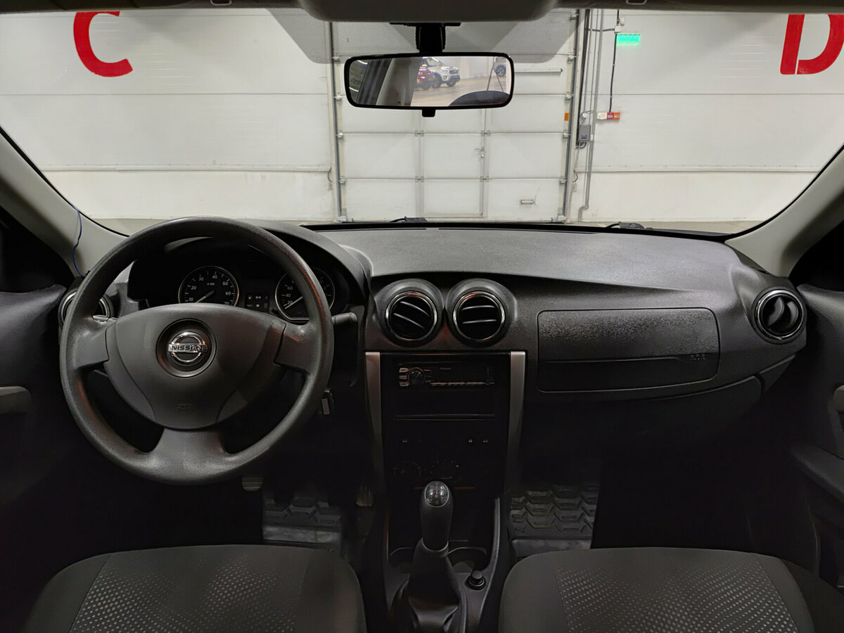 Nissan Almera б/у, 2015, Механическая. Фото: #12