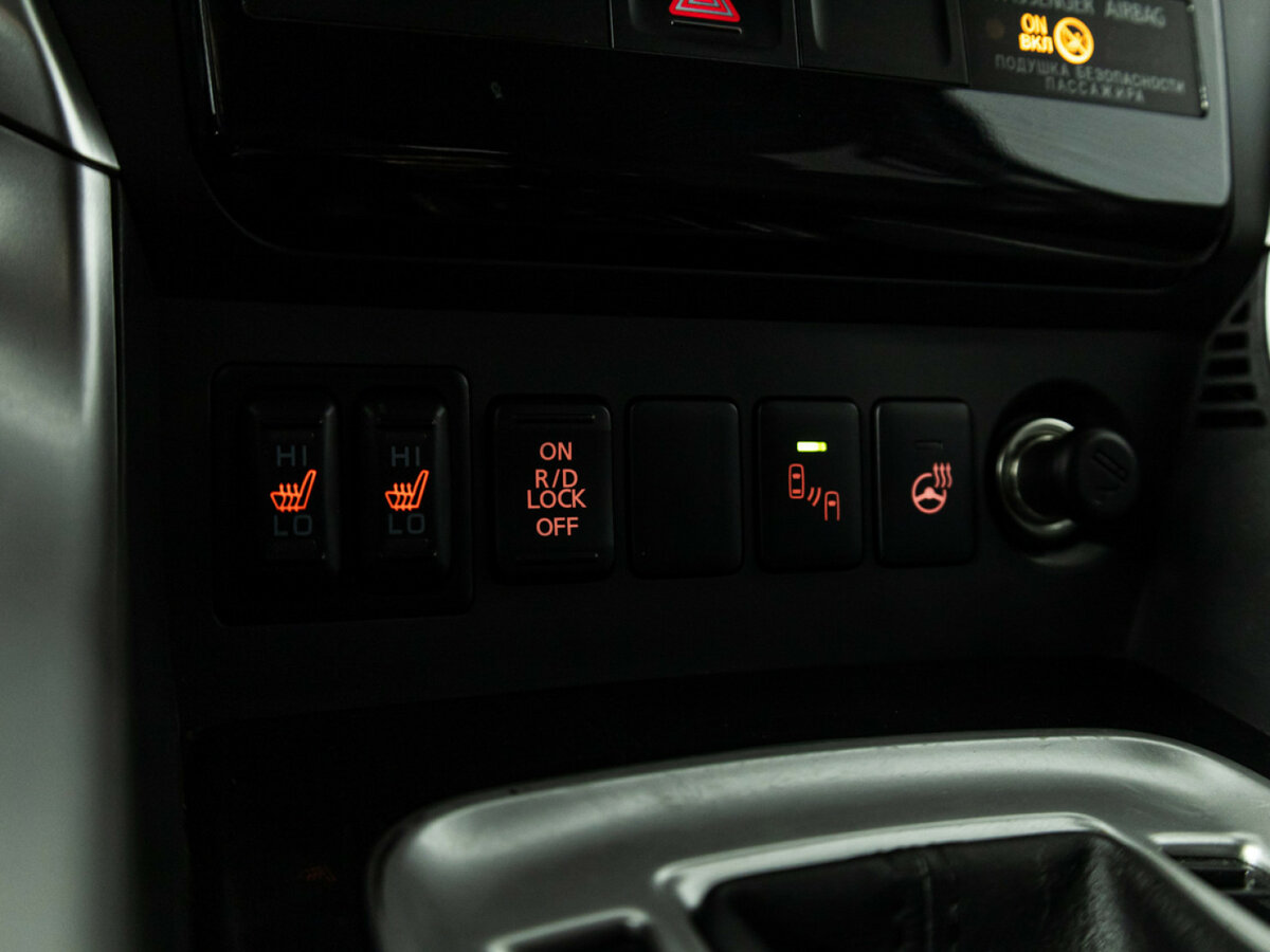 Митсубиши Паджеро Спорт б/у, 2017, Автоматическая. Фото: #14